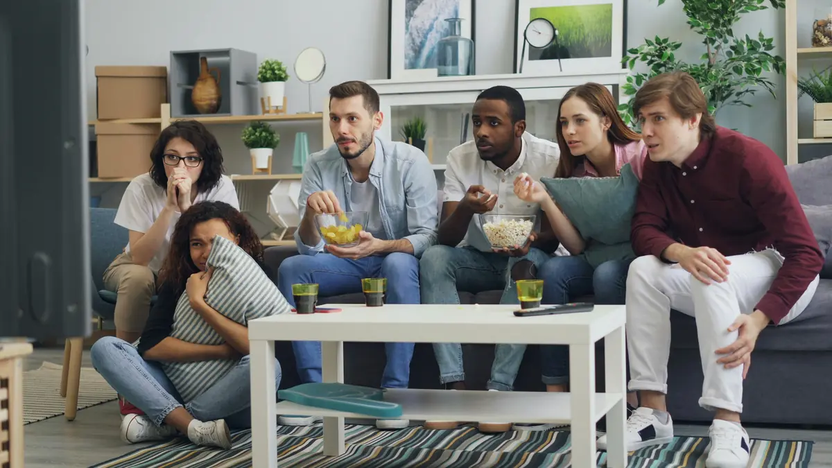 Diferença entre assistir Impuros como série ou como filme
