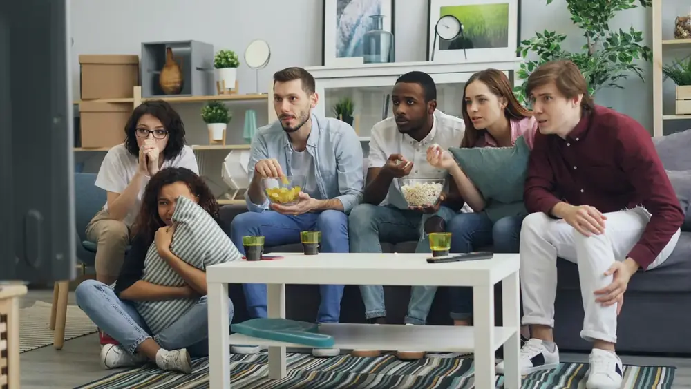 Diferença entre assistir Impuros como série ou como filme