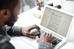 Editor de PDF online ou programa instalado qual e mais pratico