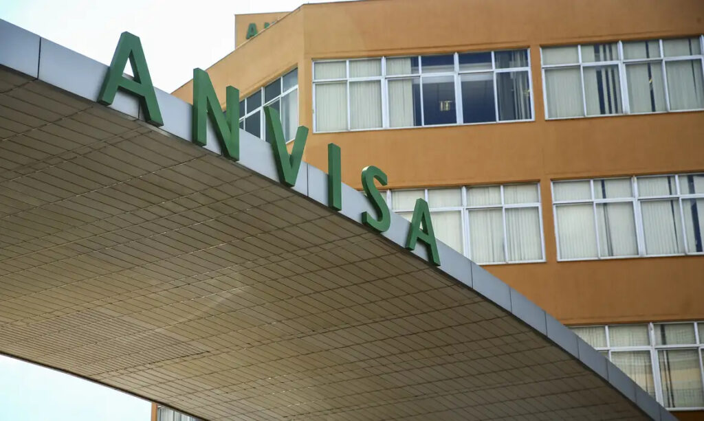 Anvisa proíbe venda de medicamentos manipulados irregulares
