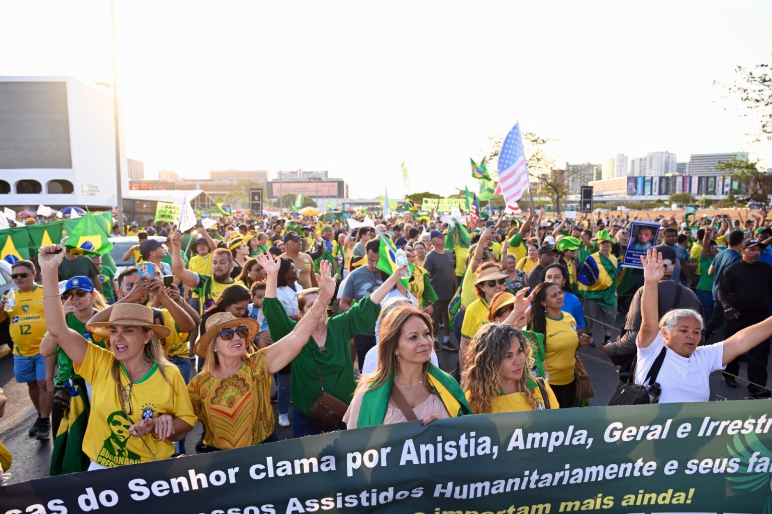 Presos do 8 de janeiro depositam esperança no PL da dosimetria