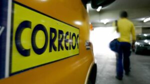 Durigan prevê prejuízo recorde de R$ 10 bi nos Correios em 2026