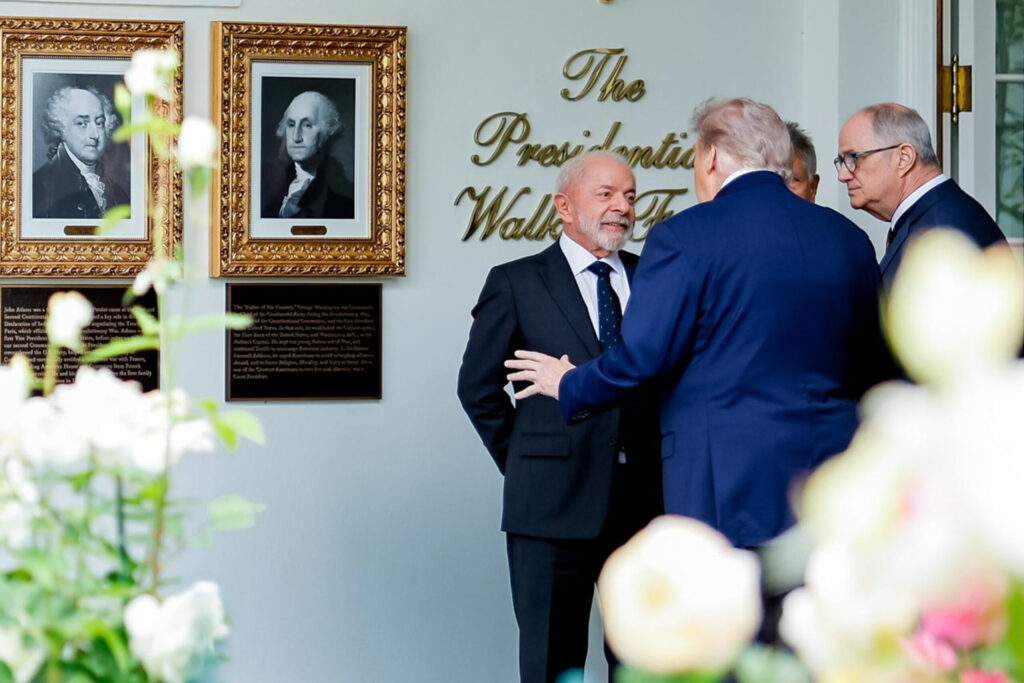 Lula e Trump se reúnem na Casa Branca e divergem sobre tarifas