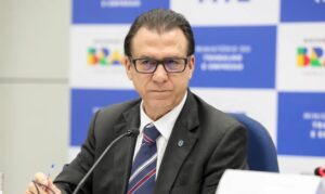 Marinho cobra Congresso sobre fim da 6x1 e apps