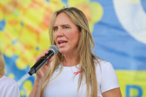 celina le o recebe alta e retoma agenda oficial em 1780323068 1