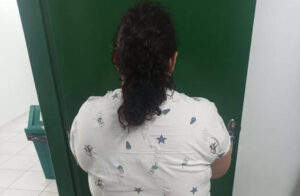 Mulher finge ser menina de 12 anos e vive 14 meses com família em SC