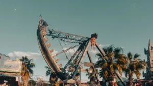 atracoes de parque de diversao que garantem momentos de aventura