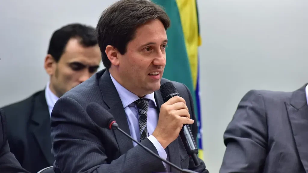 Servidor do BC atuou para vender banco do Master ao Nubank, diz PF