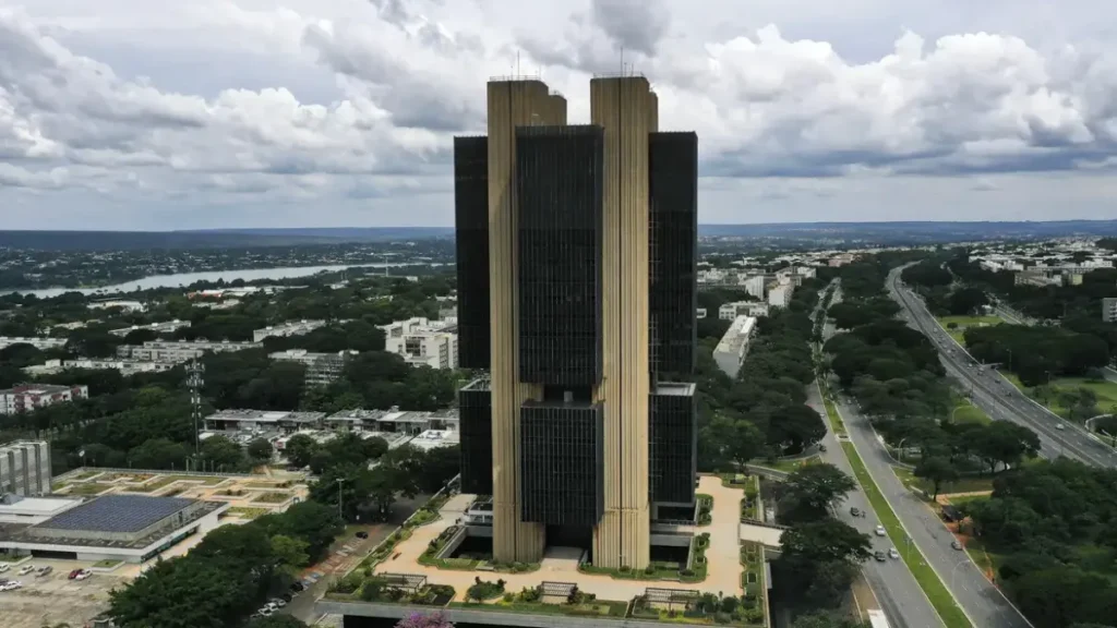 BC multa Banco Genial em R$ 21,6 mi e inabilita CEO 1 BC multa Banco Genial em R$ 21,6 mi e inabilita CEO