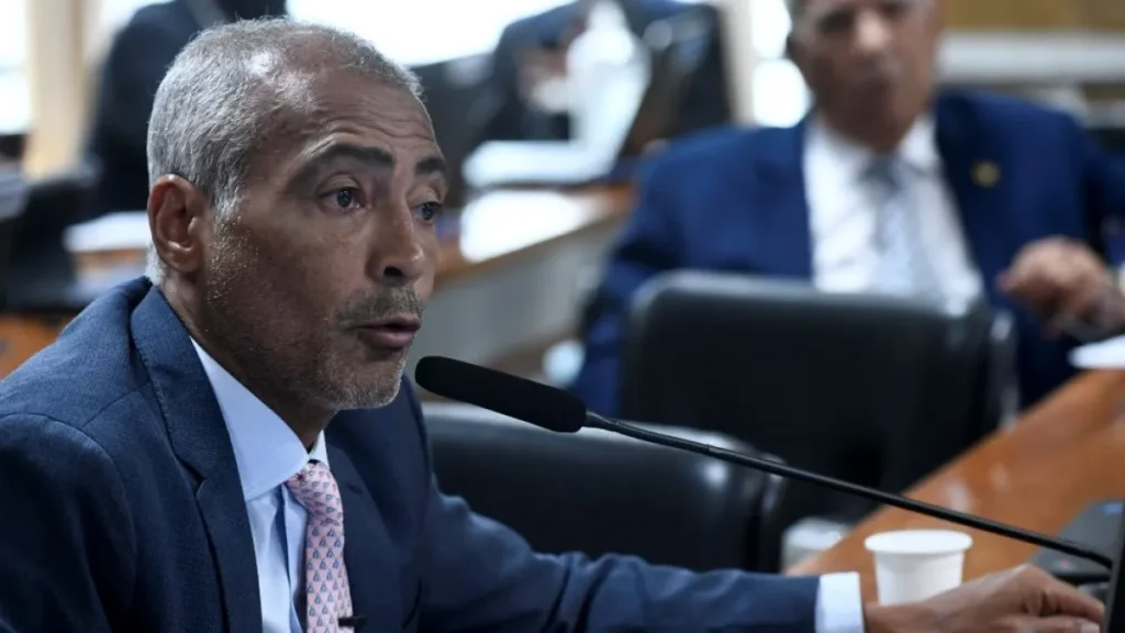 Romário deixa PL e declara apoio a Eduardo Paes no Rio 1 Romário deixa PL e declara apoio a Eduardo Paes no Rio